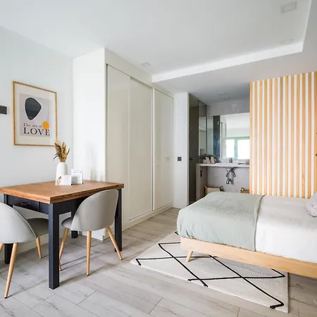 Apartment General Bravo 2b - By Singular Holidays *